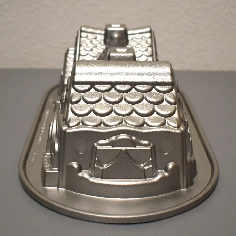 Nordic Ware Gingerbread‎ House Duet Baking Pan